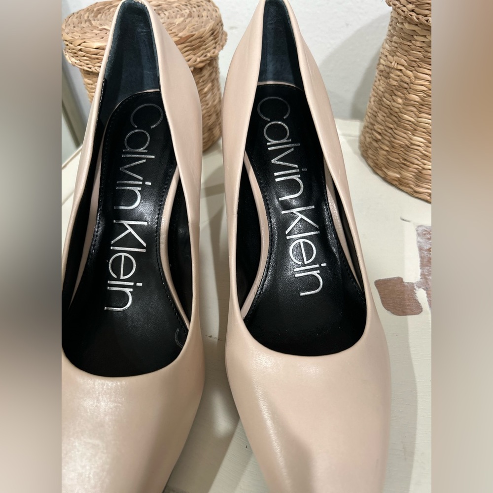 Calvin Klein snip toe callia  Pumps - Picture 3 of 6